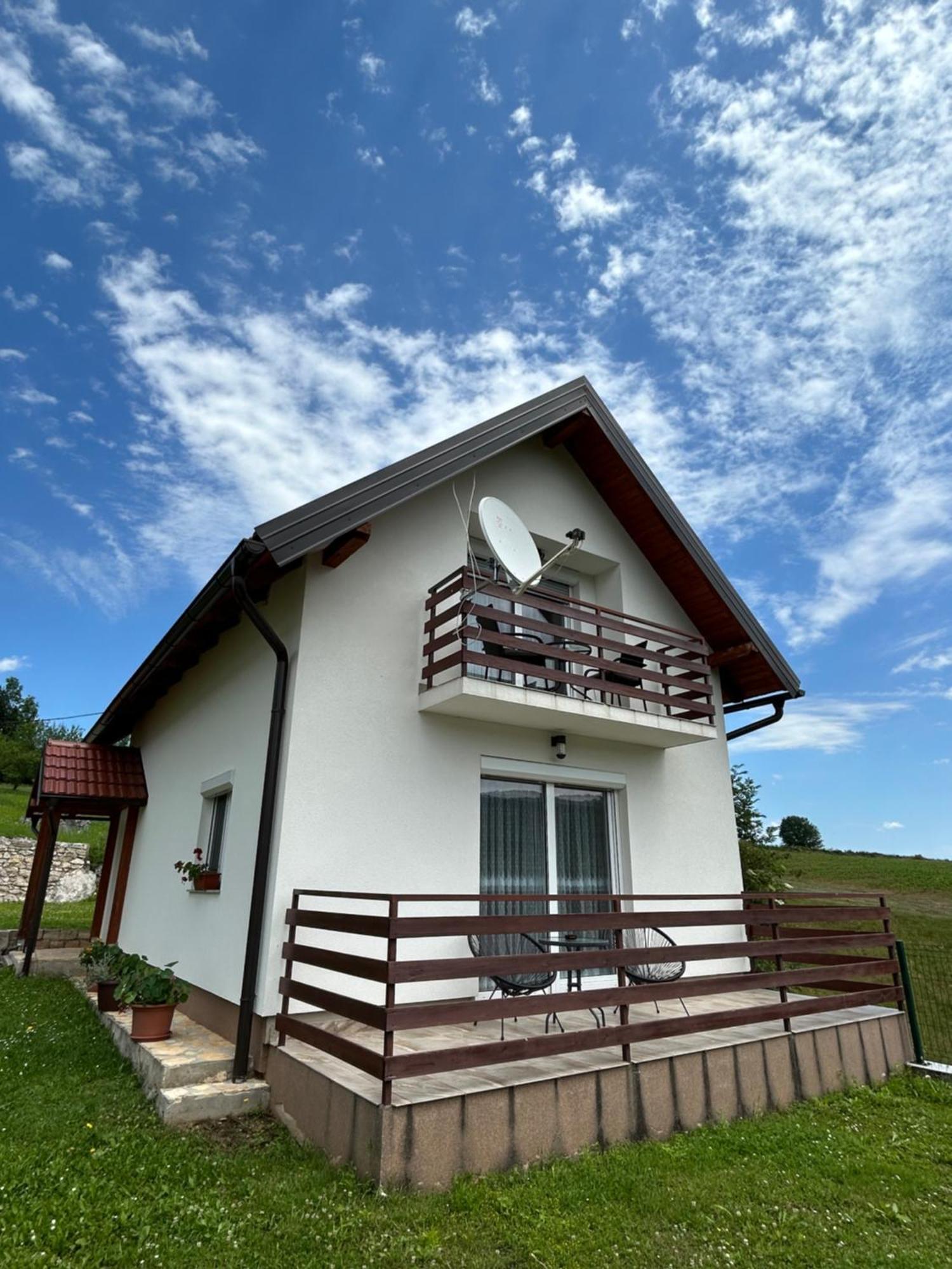 Apartments And Rooms Krizmanic Smoljanac Εξωτερικό φωτογραφία
