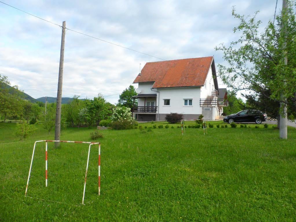 Apartments And Rooms Krizmanic Smoljanac Εξωτερικό φωτογραφία