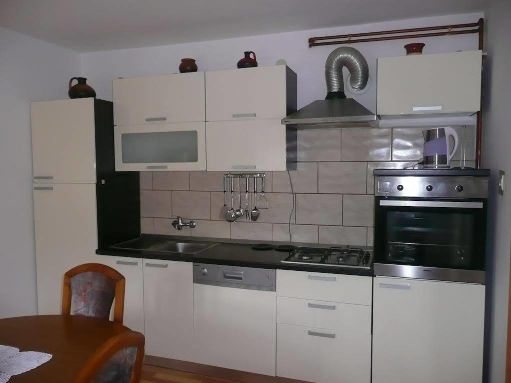 Apartments And Rooms Krizmanic Smoljanac Εξωτερικό φωτογραφία
