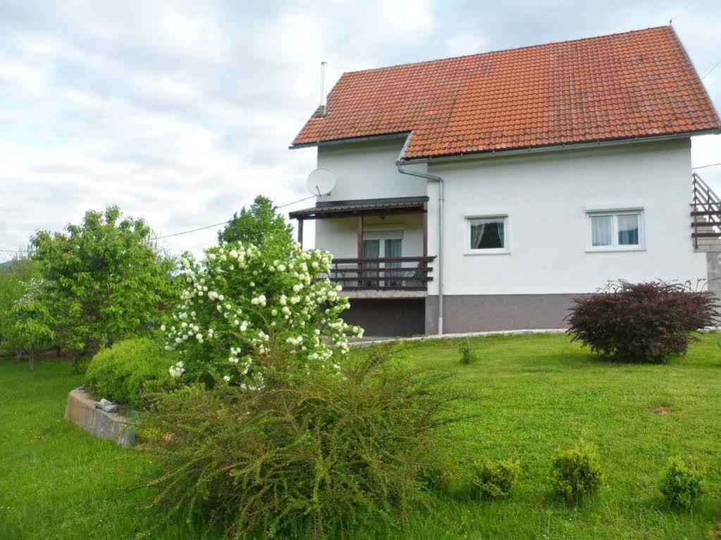 Apartments And Rooms Krizmanic Smoljanac Εξωτερικό φωτογραφία